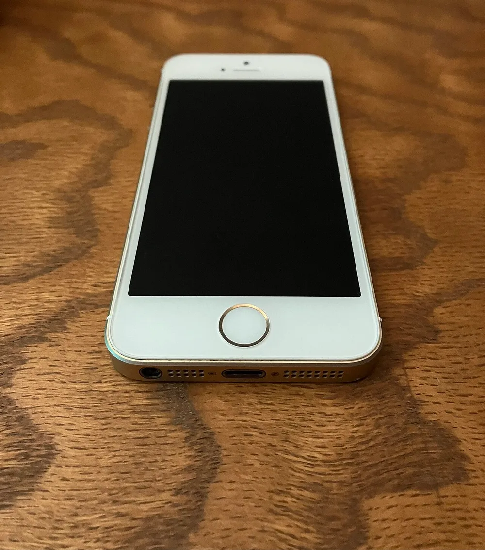 iPhone SE (1st generation)